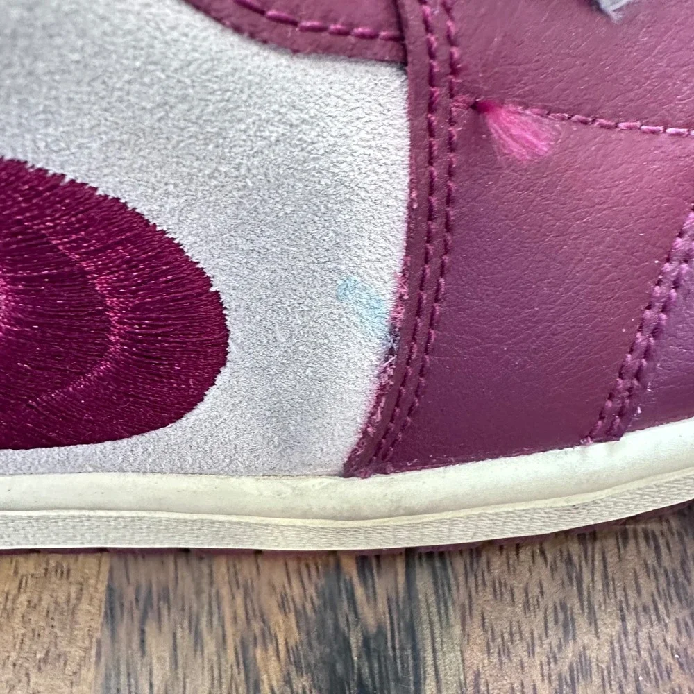 Nike Air Jordan 1 Mid SE Women 9.5 Wild Berry White Embroidered‎ Tiki Leaf